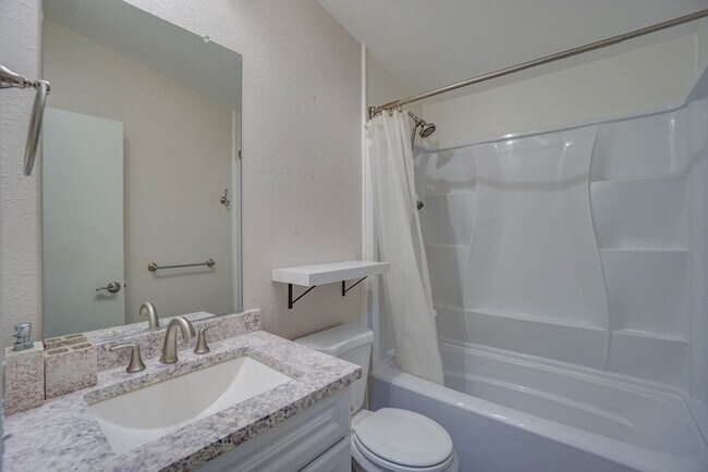 Building Photo - TWO BEDROOM MANUFACTURED HOME IN EAST COUNTY