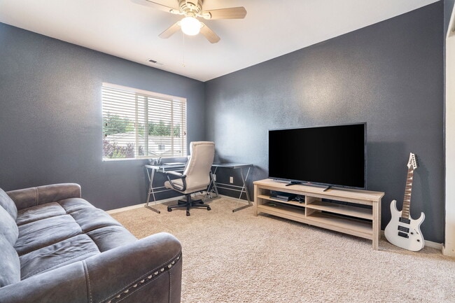 Building Photo - 4127 McKinley St NE