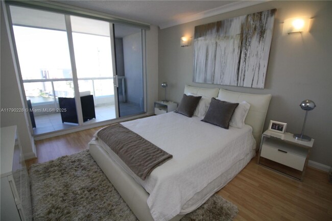 Building Photo - 21205 Yacht Club Dr