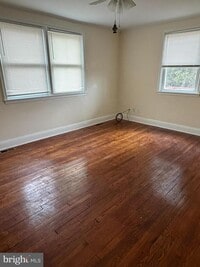 Building Photo - 9 E Overlea Ave