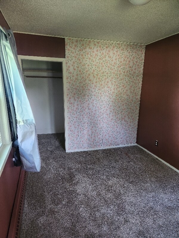 Building Photo - 600 NE 3rd St