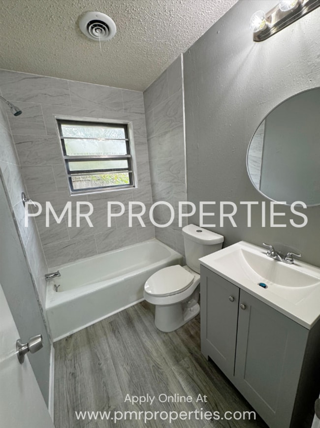 Building Photo - 3 Bed/2Bath House