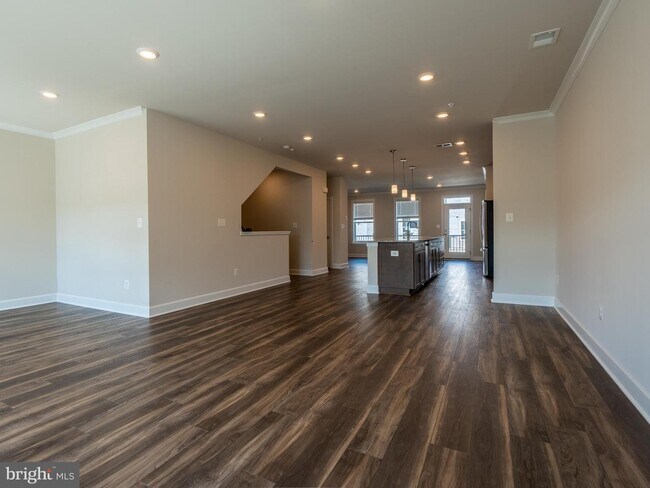 Building Photo - 14965 River Walk Way