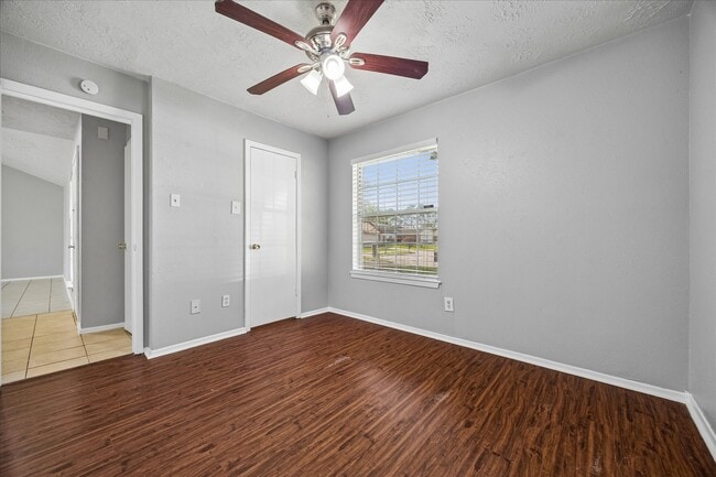 Building Photo - 1911 Green Star Ct