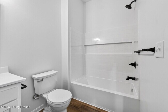 Building Photo - 508 Lilly Ave