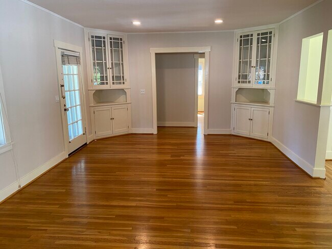 Living Room - 1823 N Michigan Ave