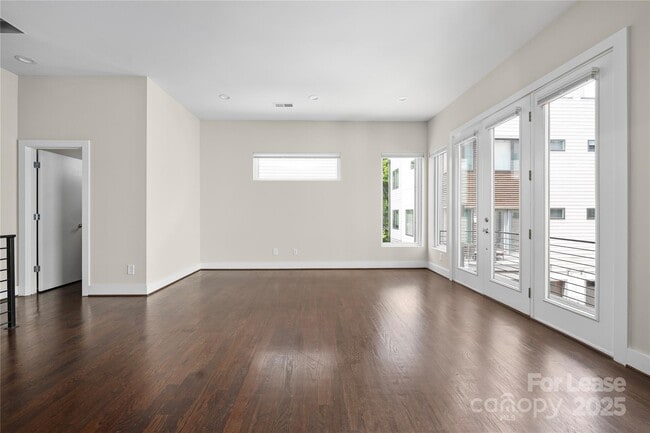 Building Photo - 1008 Westbrook Dr