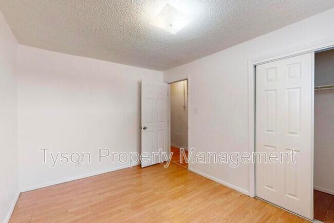 Building Photo - 1630 Griegos Rd NW
