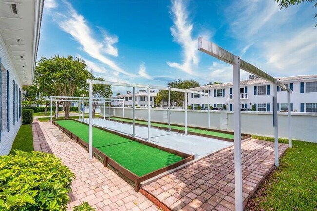 Building Photo - 2151 NE 68th St