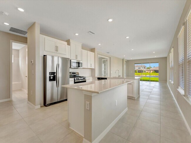 Building Photo - Stunning 3 Bed/ 2.5 bath + Den - New Build...