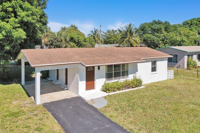 Building Photo - 3431 NW 5th Pl