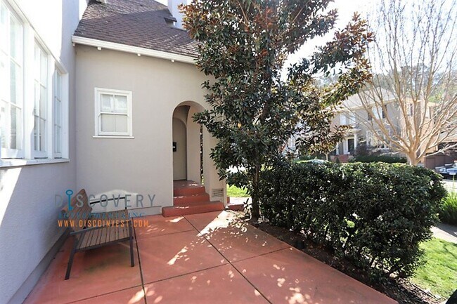 Building Photo - Trestle Glen Three Bedroom Home With Stunning Backyard
