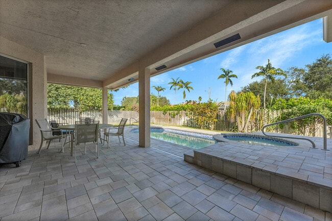 Building Photo - 13620 Folkestone Ct