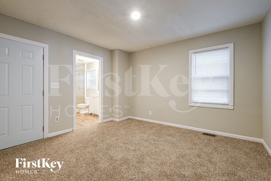 Building Photo - 390 Hillside Dr SW