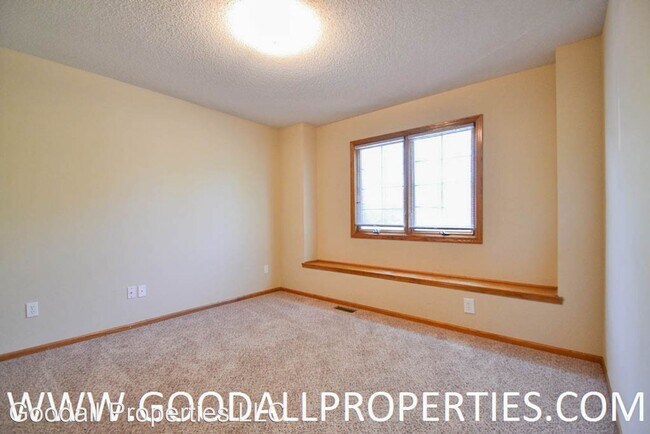 Building Photo - 3 br, 2.5 bath House - 4741 Coachlight Drive