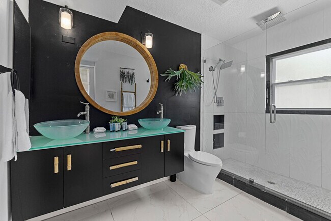 Building Photo - 501 Boating Club Rd