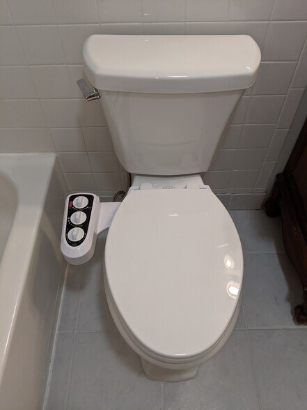 Toilet with bidet - 1822 A, Lela Lane