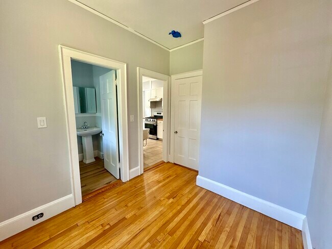Building Photo - 476 Jamaicaway
