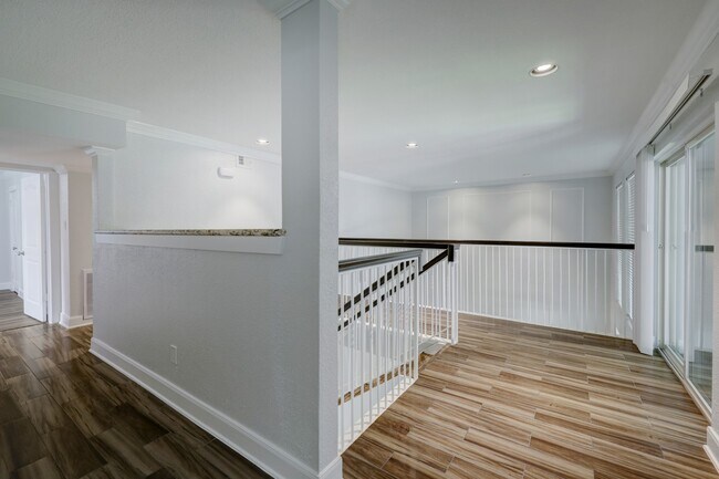 Building Photo - 1115 Augusta Dr