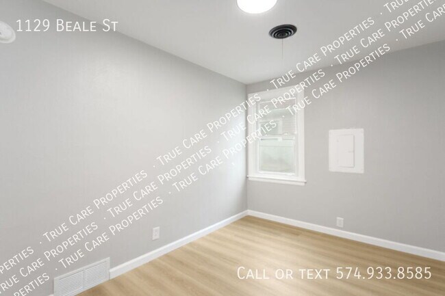 Building Photo - 1129 W Beale St