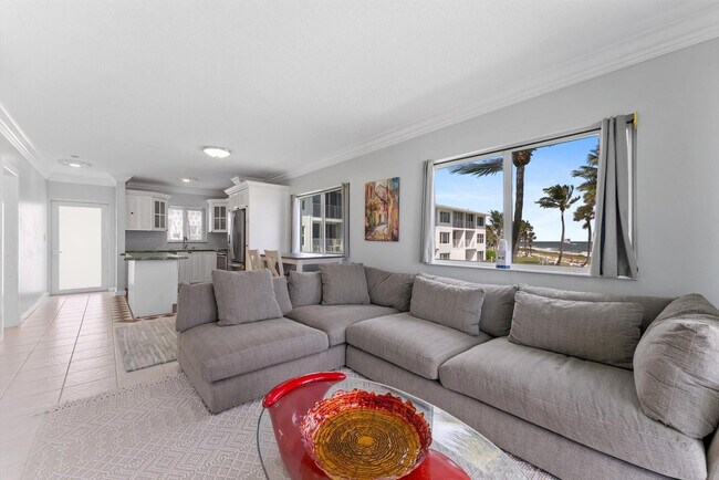 Building Photo - 1041 Hillsboro Mile