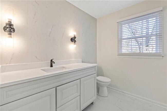 Building Photo - 2095 Uniwattee Trail SE