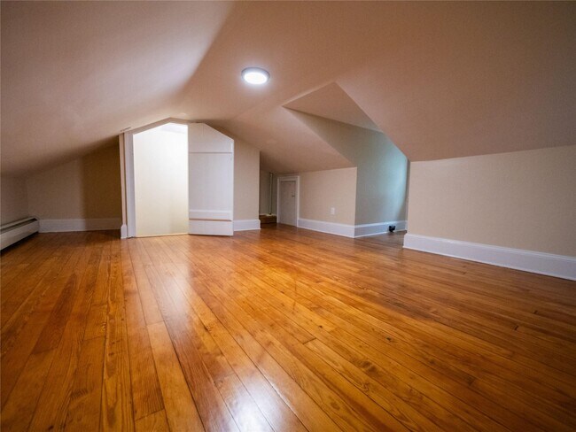 Building Photo - 11 Glen Arden Dr