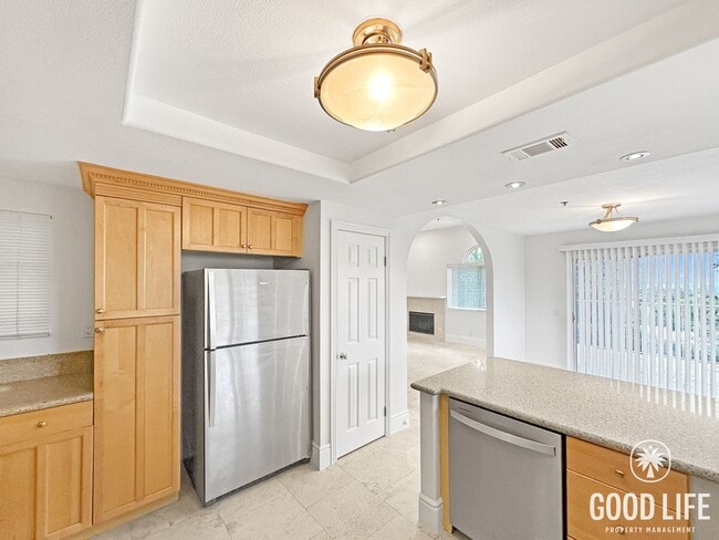 Building Photo - Fully Renovated End-Unit 3BD/2.5BA in Lake Forest with Views, Private Yard & 2-Car Garage