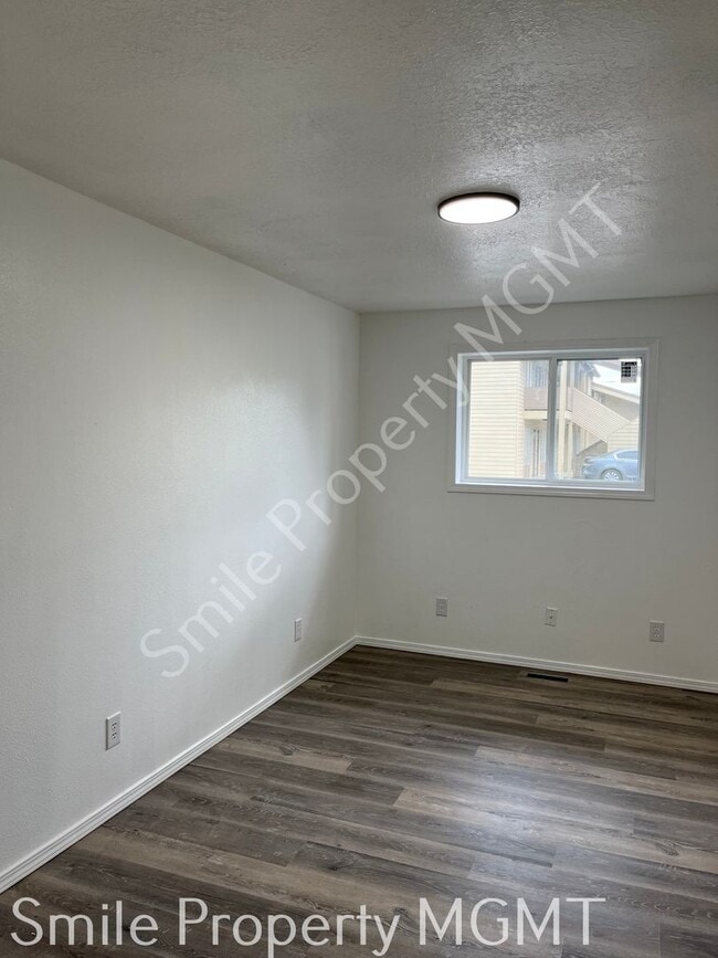 Building Photo - 3-bedroom One Level Single House in SE Por...