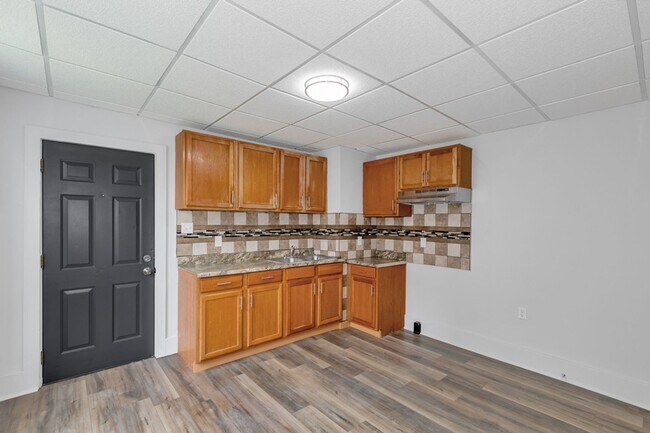 Building Photo - 2 Bed Home with Large Yard & Covered Porch – $1,295/mo