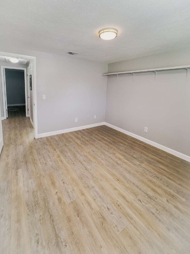 Building Photo - Beautifully Updated Rental in the Heart of Lynn Haven