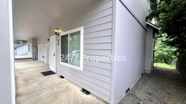 Building Photo - 90 Alder St