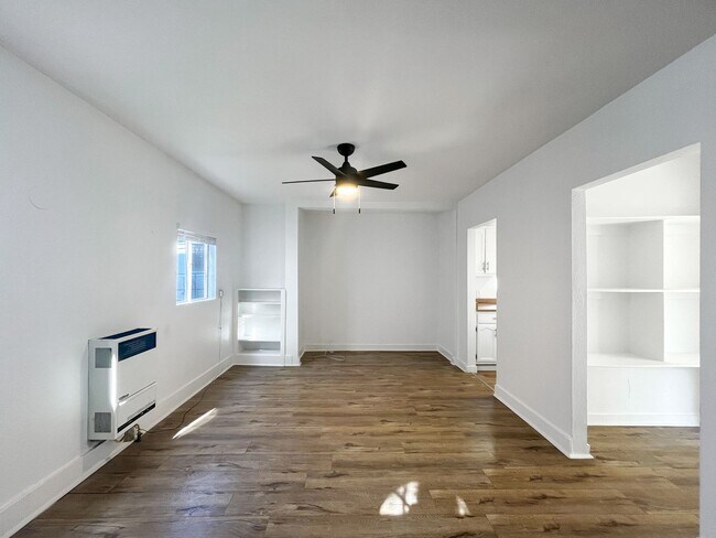 Interior Photo - 3956 W 27th St