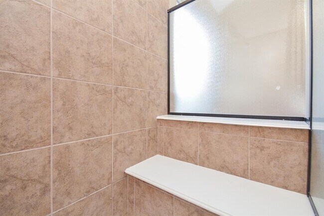 Building Photo - 2715 Farlow Ln