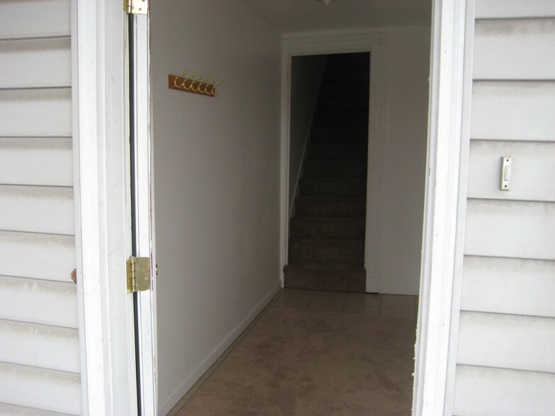 front private entry - 142 George St