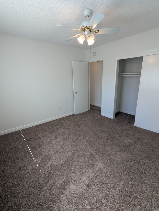 Building Photo - 1009 E Grand Ave