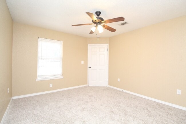 Building Photo - Corner Lot 3 Bedroom Home Off Gulf Beach H...