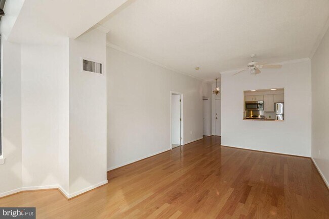 Building Photo - 2111 Wisconsin Ave NW