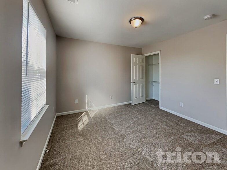 Building Photo - 114 Brewster Ct