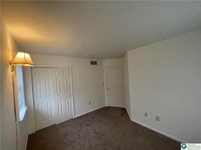 Building Photo - 318 Mickley Rd