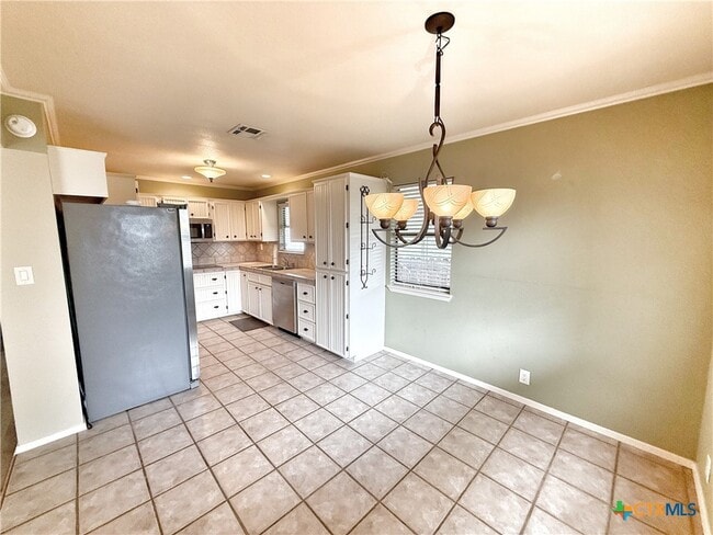 Building Photo - 275 Halm Dr