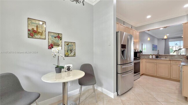 Building Photo - 3387 Lakeside Dr