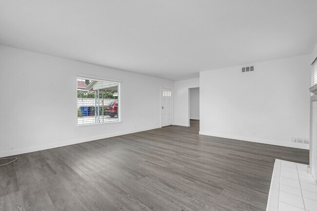 Building Photo - 3052 Burton Ave