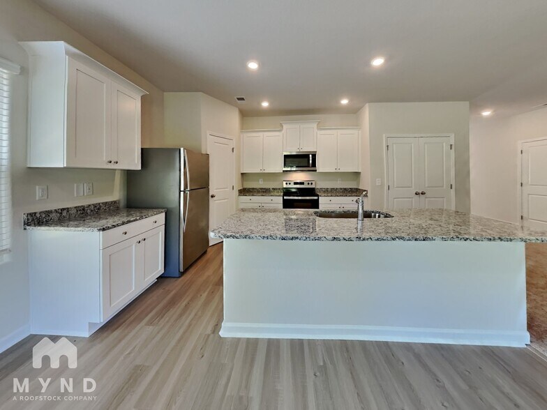 Building Photo - 141 Taverners Ln
