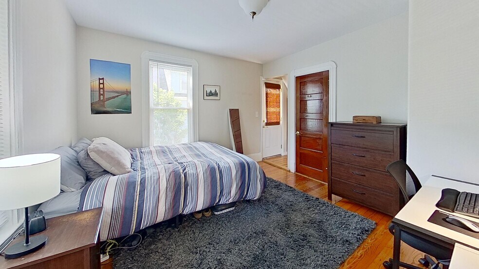 Building Photo - 124 Cedar St