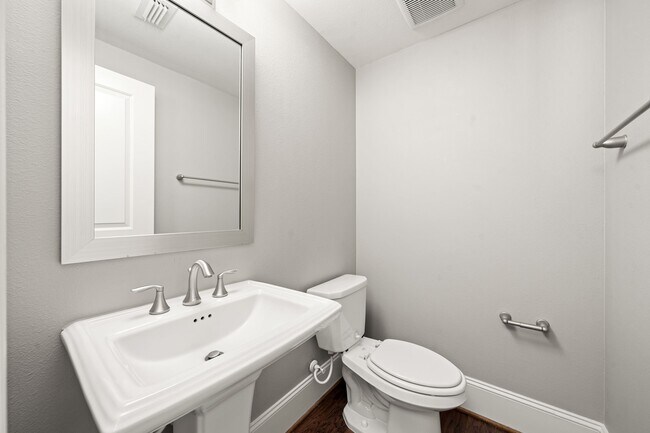 Building Photo - 6703 Highclere Manor Ln