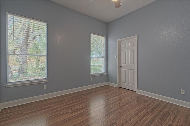 Building Photo - 125 Waterford Ln