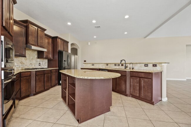 Building Photo - 4713 La Escalona Dr