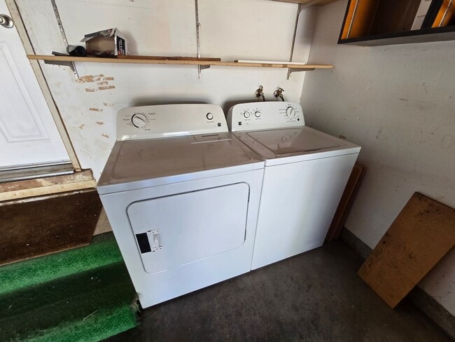 Building Photo - 3-bedroom, 2-bath home in Grass Valley