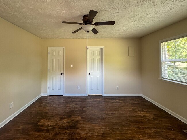 Building Photo - 5961 Chinas Ct
